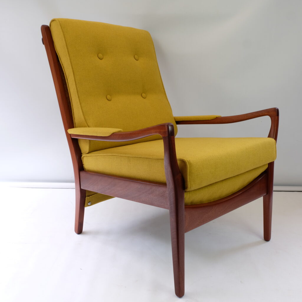 Item 1379 Cintique Armchair 24 III