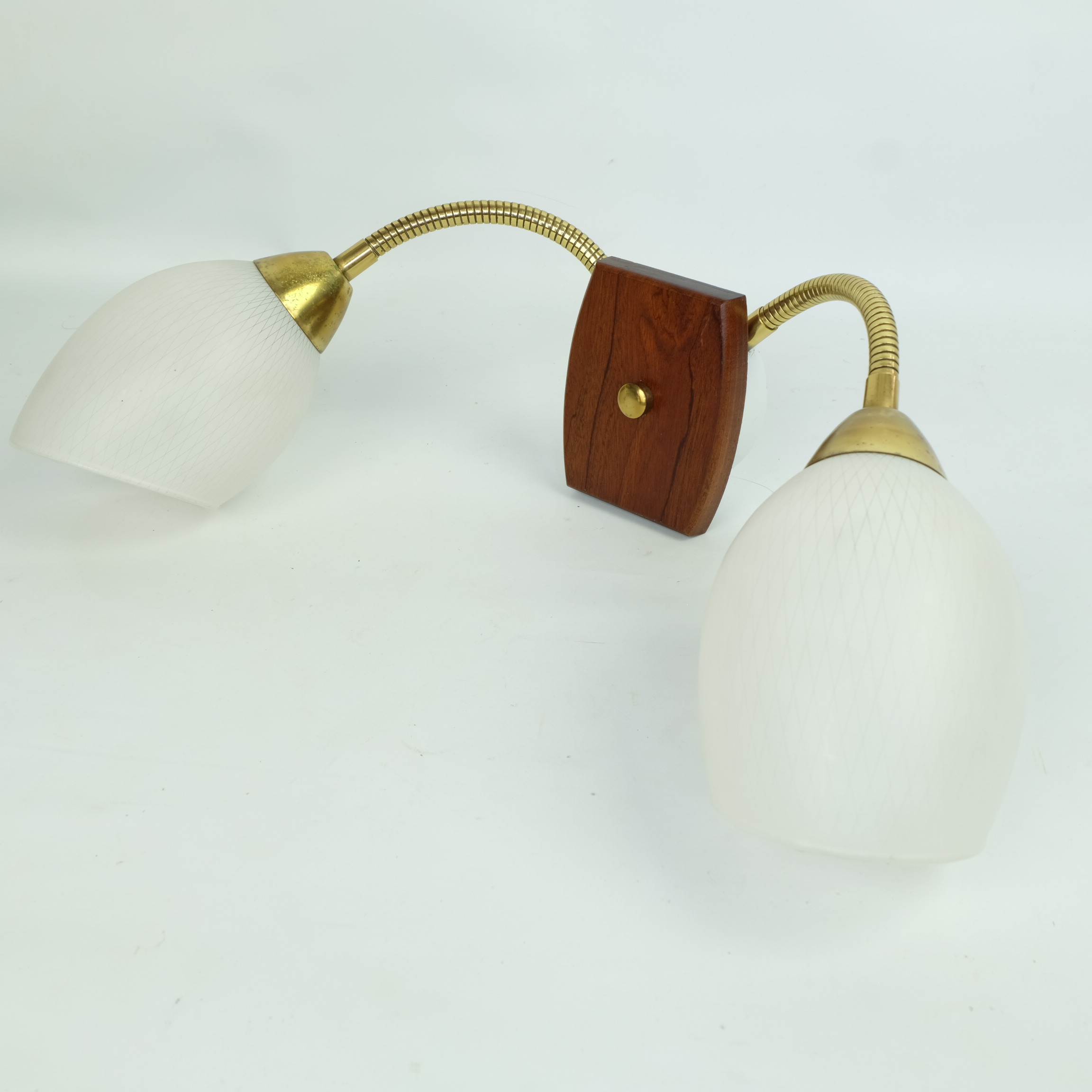 Item 589 III